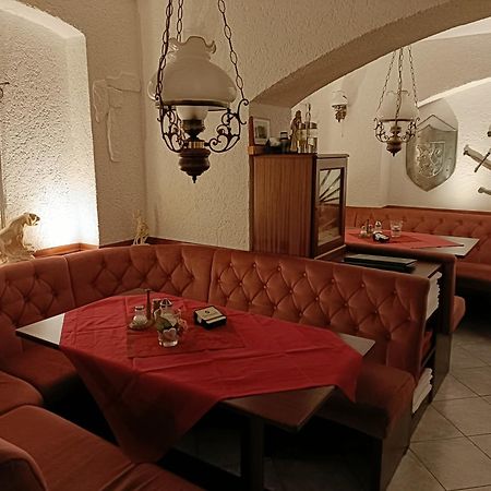 Hotel Zum Goldenen Loewen メルゼブルク エクステリア 写真