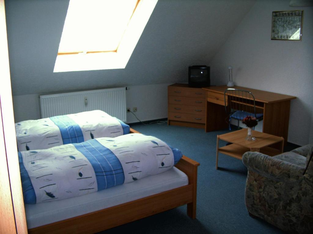 Hotel Zum Goldenen Loewen メルゼブルク 部屋 写真