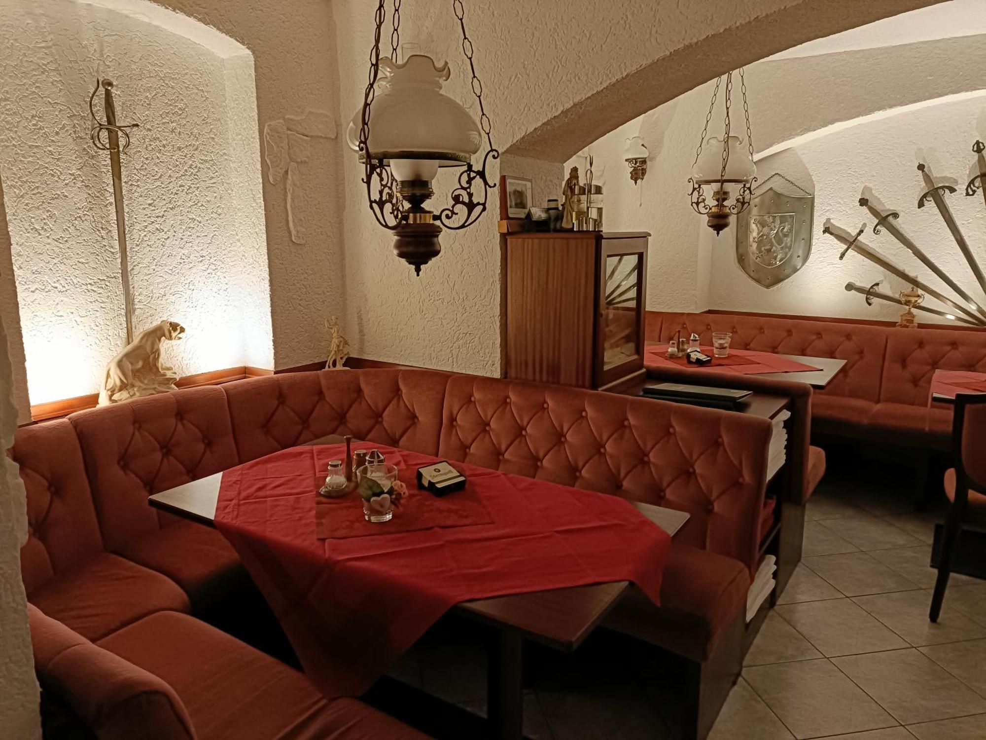 Hotel Zum Goldenen Loewen メルゼブルク エクステリア 写真