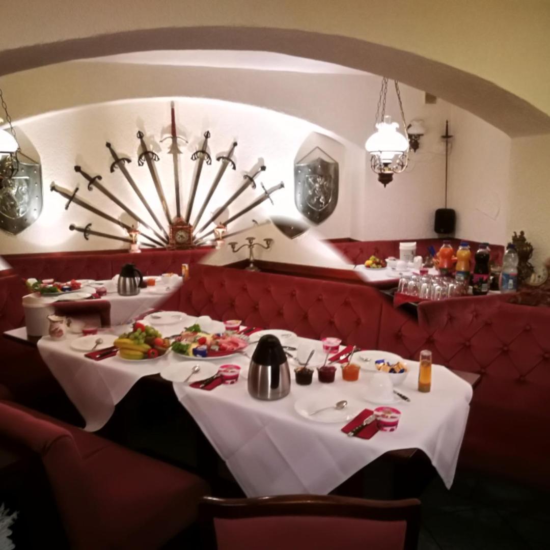 Hotel Zum Goldenen Loewen メルゼブルク エクステリア 写真