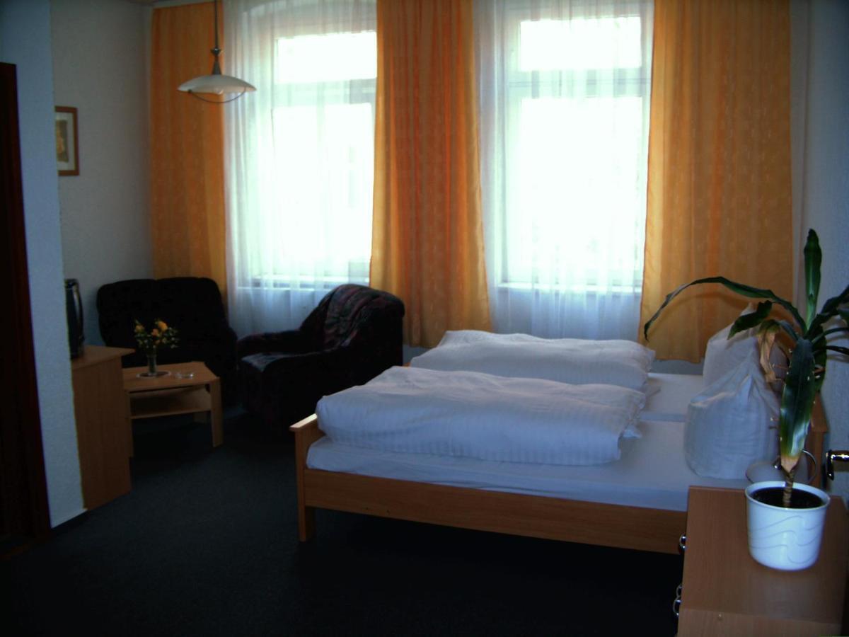Hotel Zum Goldenen Loewen メルゼブルク 部屋 写真
